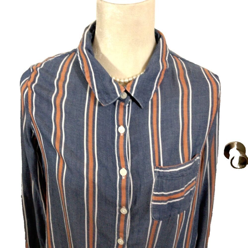 Ivanka Trump Top Button Front Large - Picture 3 of 7